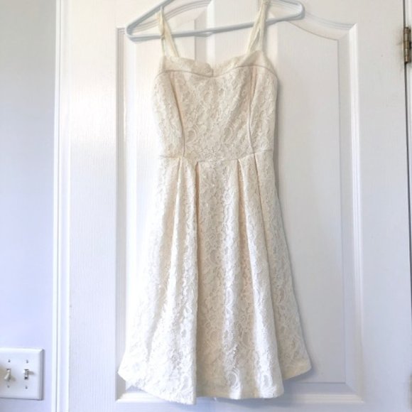 Lace White Dress (Size Small) - Picture 2 of 12